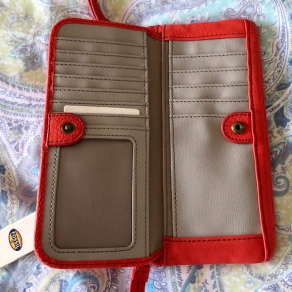 NWT Fossil wristlet - Picture 3 of 4
